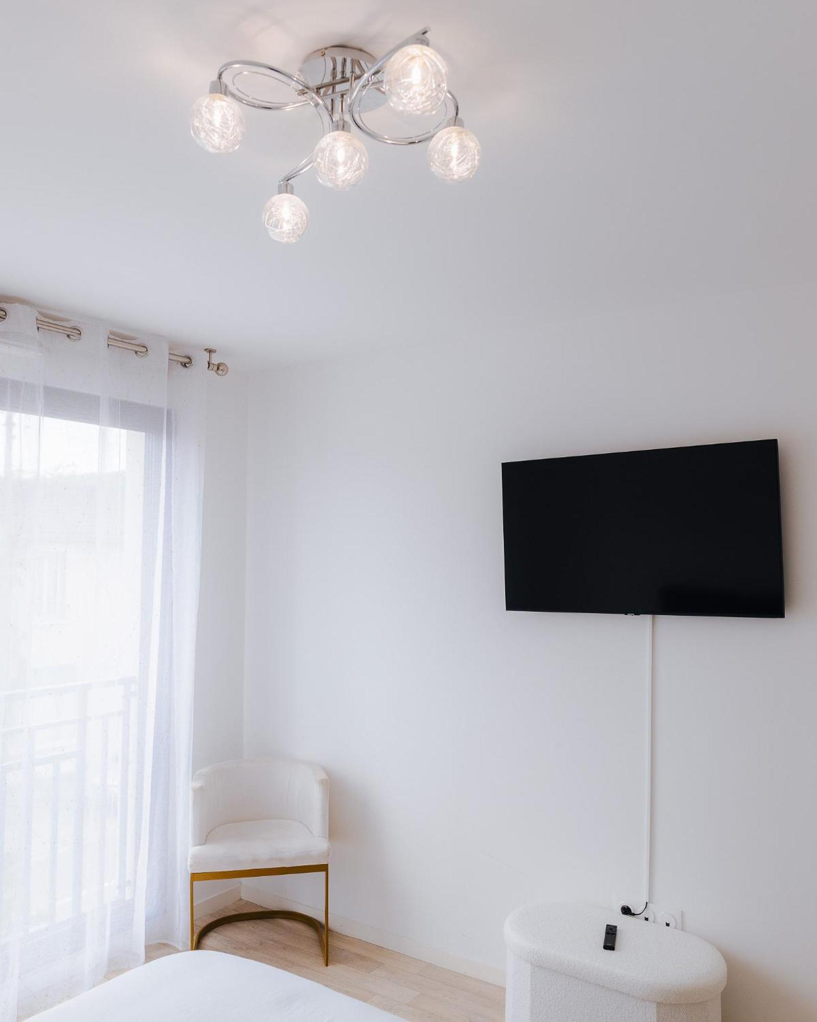 Appartement Luxueux, Neuf & Equipe A Versailles, Сен-Сир-л'Эколь Экстерьер фото